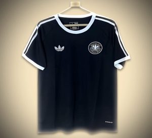 maillot-concept-noir-anniversaire-de-l-equipe-d-allemagne-edition-125-ans maillot concept noir anniversaire de l équipe d Allemagne édition 125 ans