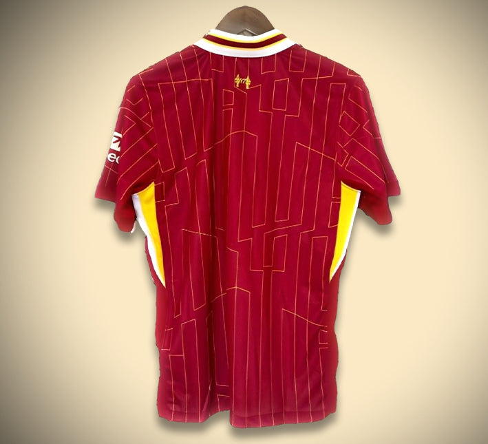 maillot-domicile-liverpool-saison-vingt-quatre-vingt-cinq-rouge-officiel Camisola principal Liverpool época vinte e quatro vinte e cinco vermelha oficial