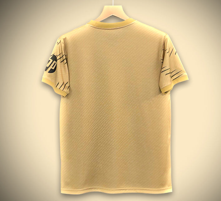 maillot-de-football-concept-real-madrid-edition-or-saison-vingt-cinq-vingt-six Camisola de futebol conceito Real Madrid edição dourada temporada vinte e cinco vinte e seis
