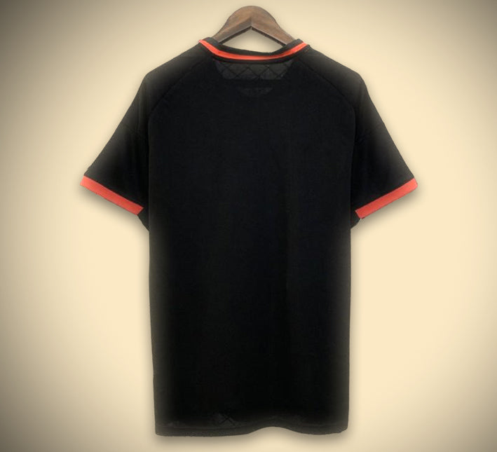 Camisola de futebol Real Madrid equipamento principal alternativa rosa vermelha temporada 2025 2026
