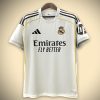 Maillot_R_al_Madrid_Domicile_25_26-1.jpg Camisola Real Madrid Principal 2025-2026 vista frontal