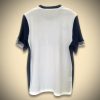 Maillottottenhamdomiciledos.jpg Camisola Tottenham Principal 2025-2026 vista de perfil