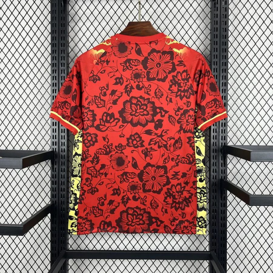 vetement-sport-portugal-avec-imprime-floral-2025 vestuário desporto Portugal com estampa floral 2025