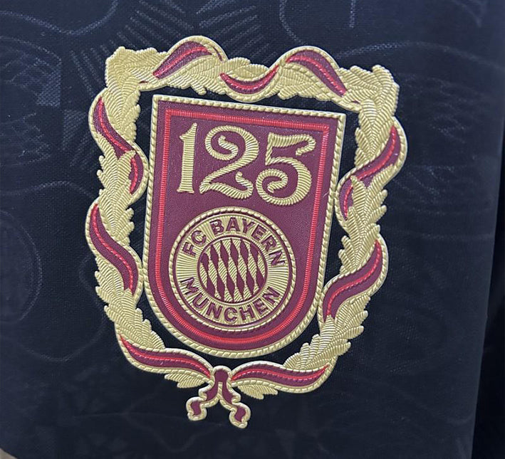 Jersey Bayern Munich noir édition commémorative 125 ans modèle concept 2425