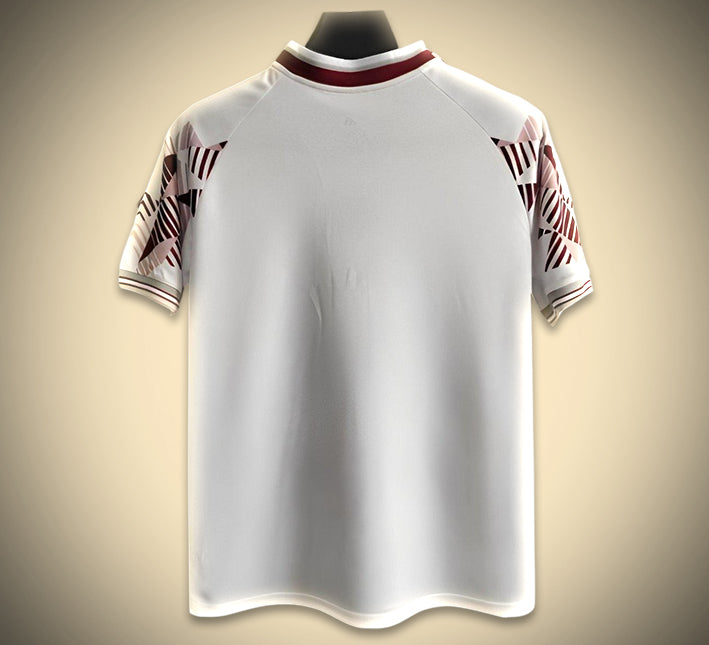maillot-concept-bayern-munich-edition-avant-match-saison-2025-2026-tenue-echauffement-football Camisola conceito Bayern Munique edição pré-jogo temporada 2025 2026 equipamento de aquecimento futebol