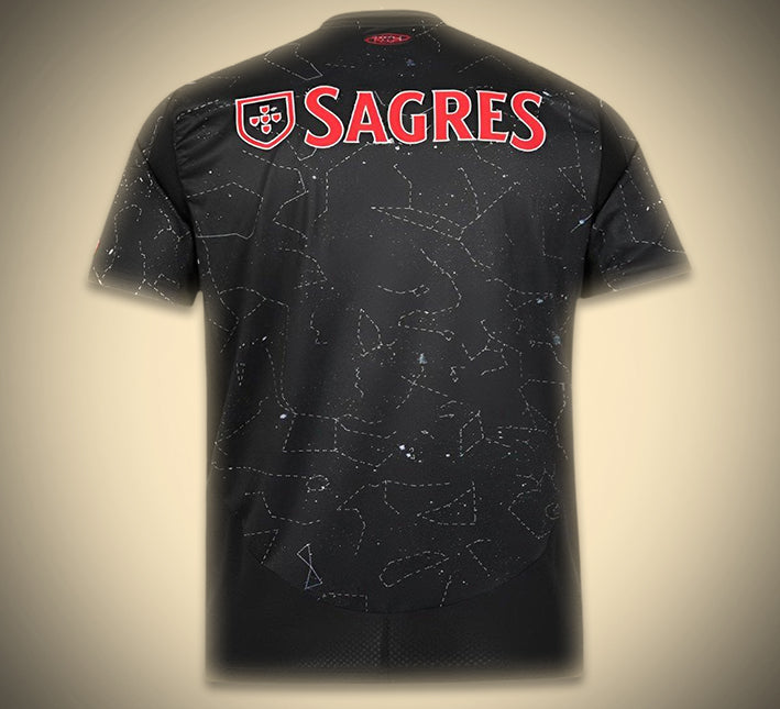 maillot-exterieur-benfica-saison-deux-mille-vingt-quatre-vingt-cinq-tenue-officielle Maillot extérieur Benfica saison deux mille vingt quatre vingt cinq tenue officielle