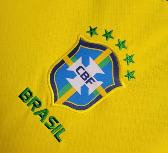 Camisola de futebol Brasil principal temporada 2025 2026 conceito amarela e verde