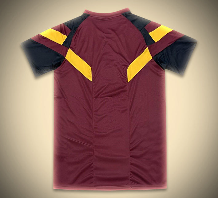 maillot-concept-as-roma-saison-vingt-quatre-vingt-cinq-design-moderne-rouge-et-or Maillot concept AS Roma saison vingt quatre vingt cinq design moderne rouge et or