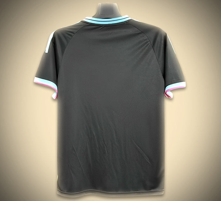 maillot-de-football-inter-miami-cf-noir-edition-concept-saison-2024-2025 Camisola de futebol Inter Miami CF preta edição conceito temporada 2024 2025