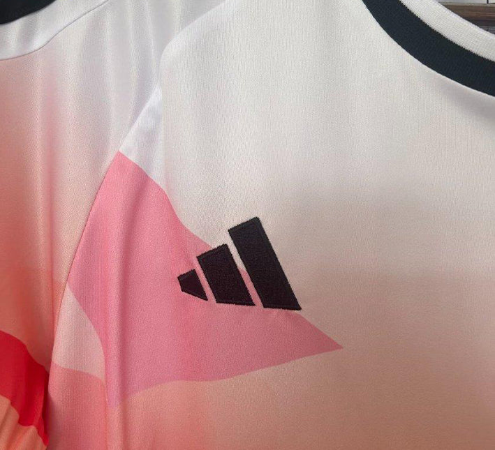 maillot-concept-japon-edition-rosebleu-saison-2024-2025-design-moderne Maillot concept Japon édition RoseBleu saison 2024 2025 design moderne