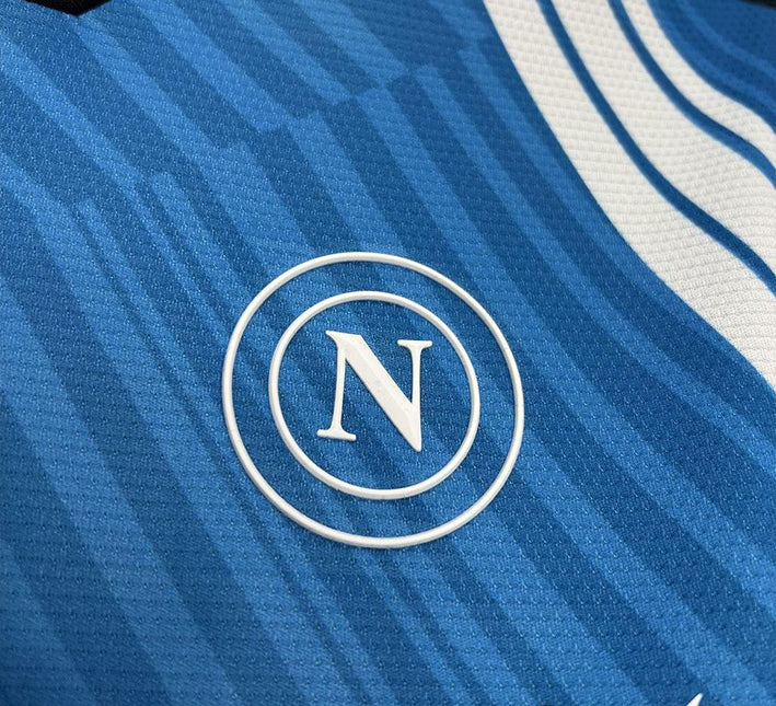 tshirt-avant-match-du-ssc-napoli-saison-2024-2025 T-shirt pré-jogo do SSC Napoli época 2024 2025