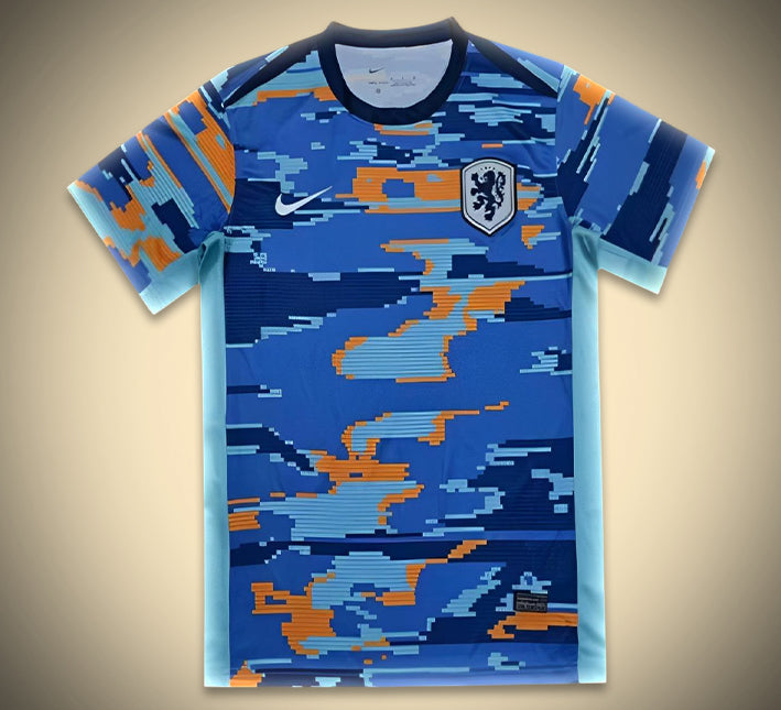 maillotpaysbasavantmatch-1.jpg Camisola Países Baixos Pré-Jogo 2024 vista frontal