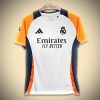 Camisola Real Madrid Treino Pré-Jogo 2024-2025 vista de frente