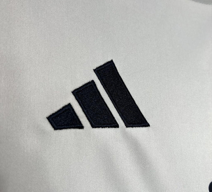 Camisola Real Madrid Treino Pré-Jogo 2024-2025 detalhe do tecido