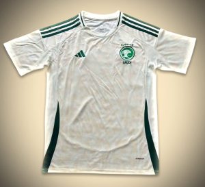 Camisola Arábia Saudita Alternativa 2024-2025 vista de frente