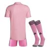 ensemble-enfant-inter-miami-domicile-saison-2023-2024-maillot-et-short Conjunto criança Inter Miami principal época 2023 2024 camisola e calção