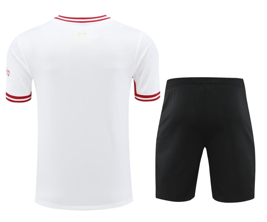 ensemble-maillot-et-short-liverpool-saison-2024-2025-tenue-de-football-rouge Conjunto camisola e calção Liverpool época 2024 2025 equipamento de futebol vermelho