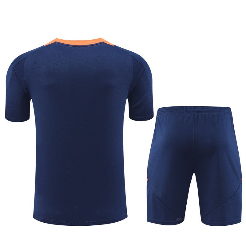 Conjunto camisola e calção Manchester United época 2024 2025 equipamento principal