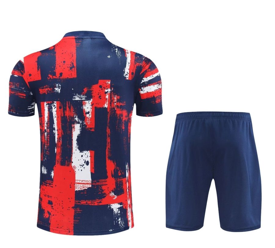 Conjunto camisola e calção Paris Saint Germain temporada 2024 2025