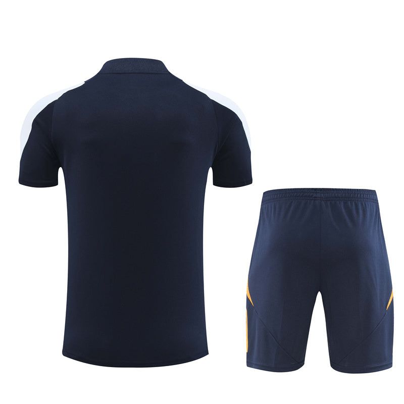 ensemble-maillot-et-short-real-madrid-saison-2024-2025-tenue-officielle Conjunto camisola e calção Real Madrid época 2024 2025 equipamento oficial