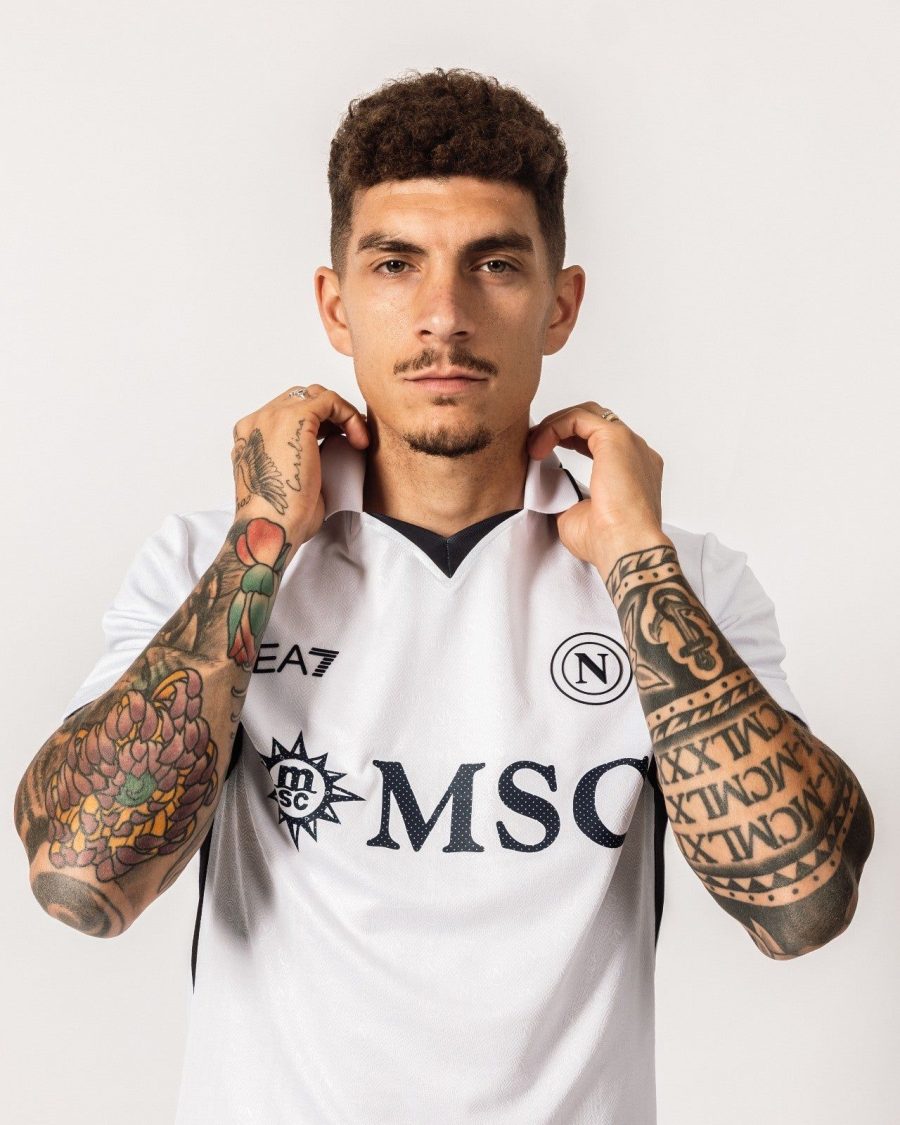 jersey-de-foot-ssc-napoli-version-exterieur-2024-2025-avec-ecusson-du-club Camisola de futebol SSC Napoli versão alternativa 2024 2025 com emblema do clube