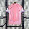 camisola de futebol PSG rosa edição conceito para adepto parisiense