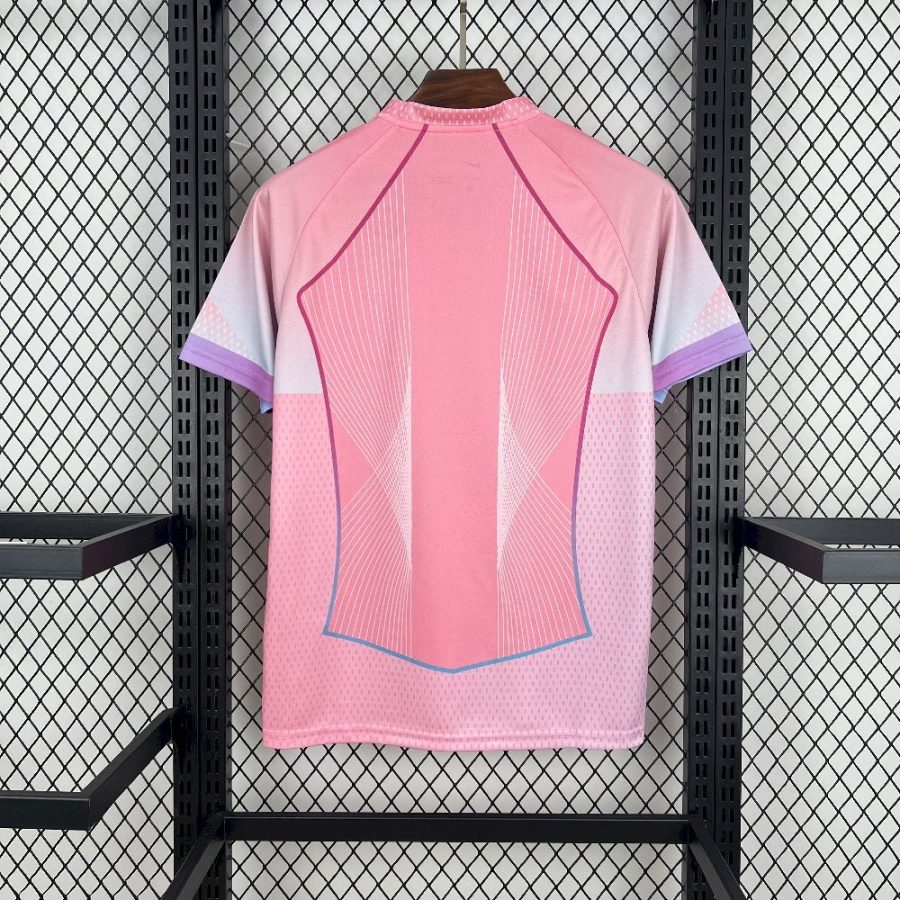 camisola de futebol PSG rosa edição conceito para adepto parisiense
