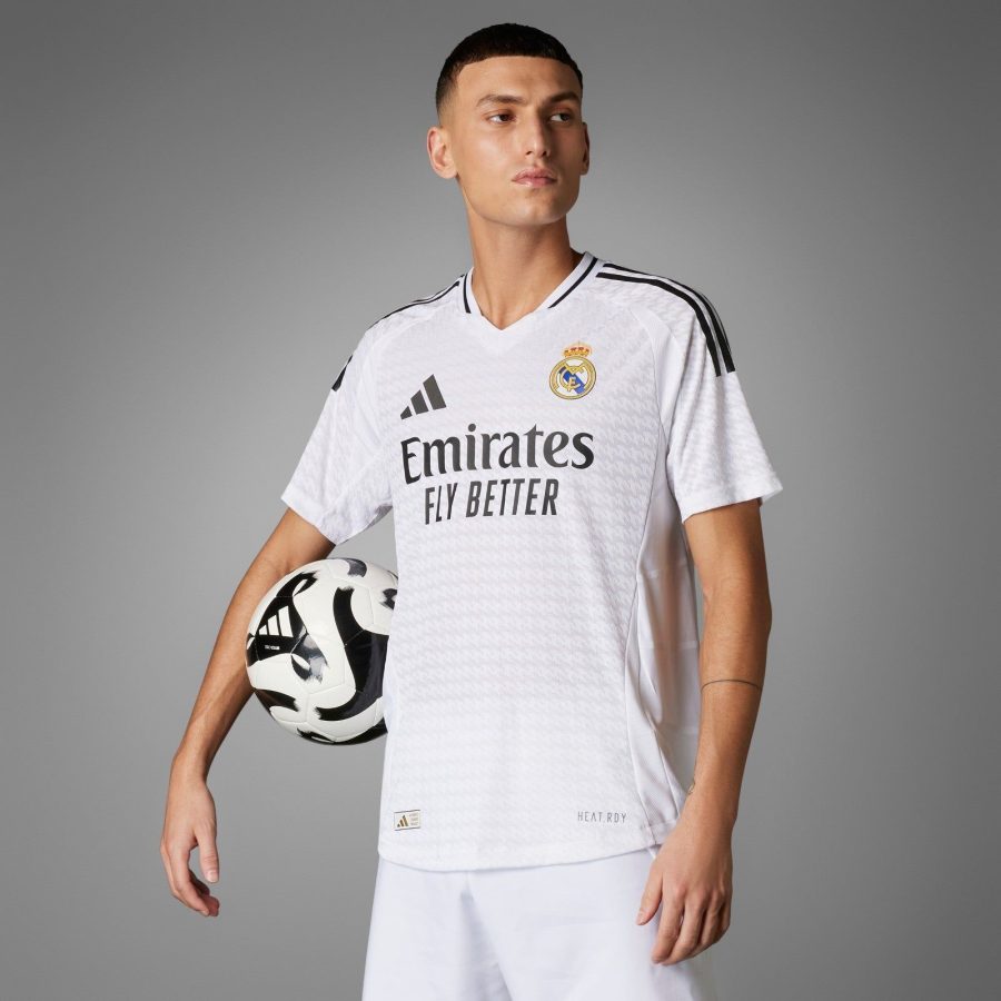 camisola futebol Real Madrid principal equipamento oficial nova época