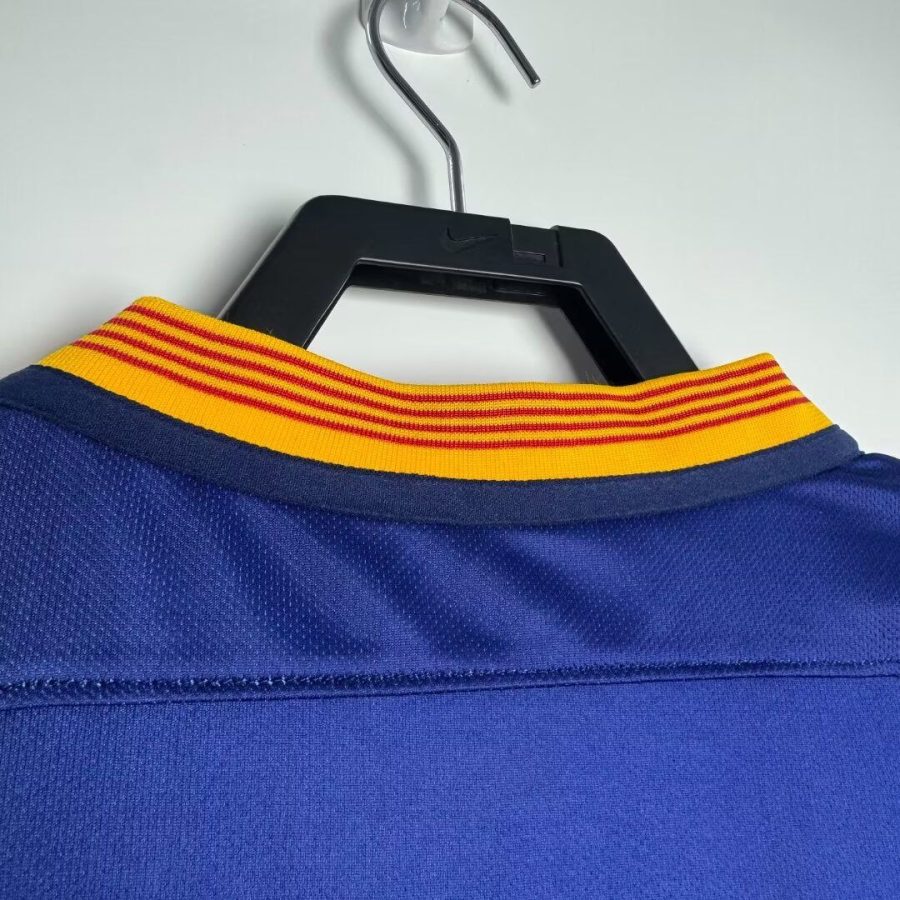 camisola oficial Barça principal com cores blaugrana