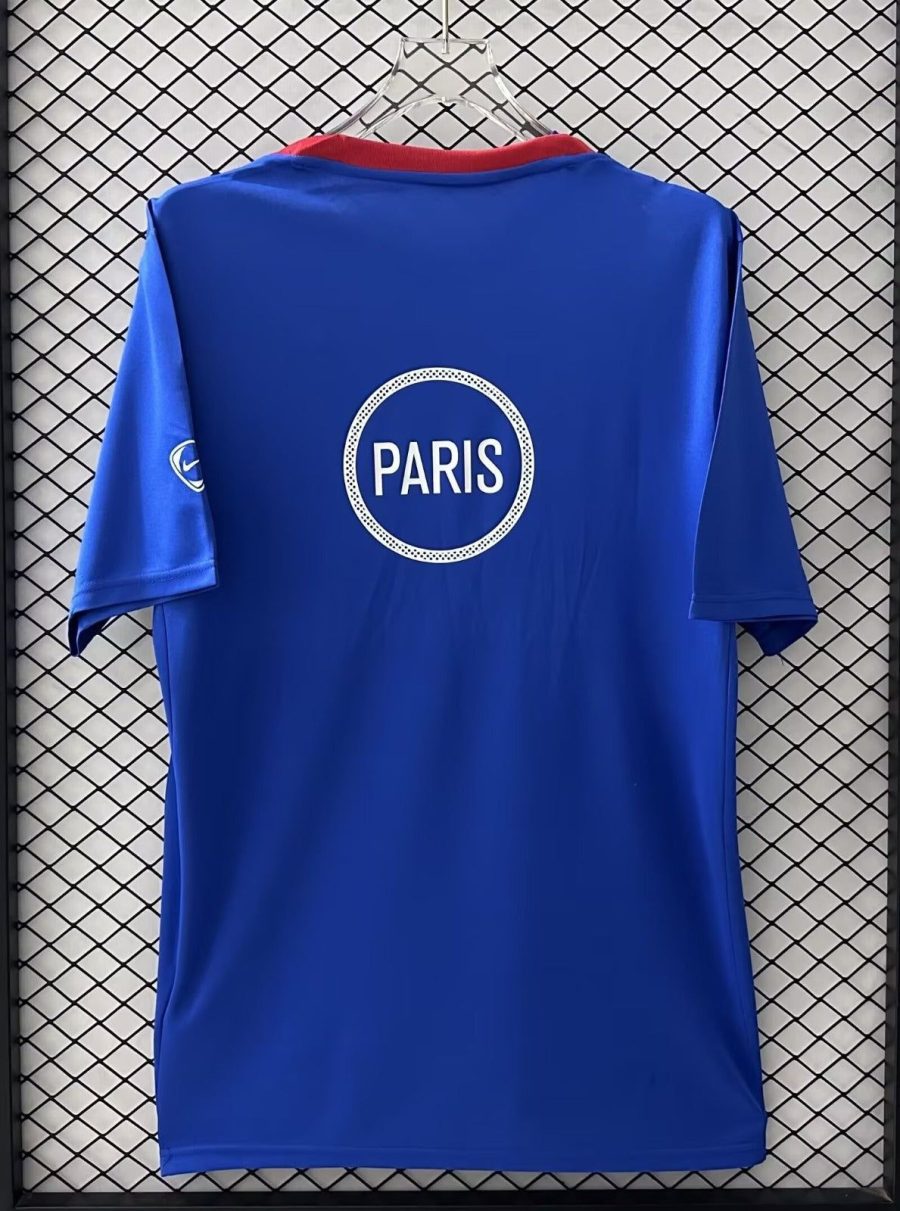 maillot-avant-match-paris-saint-germain-saison-2025-2026-tenue-d-echauffement-officielle maillot avant match Paris Saint Germain saison 2025 2026 tenue d échauffement officielle