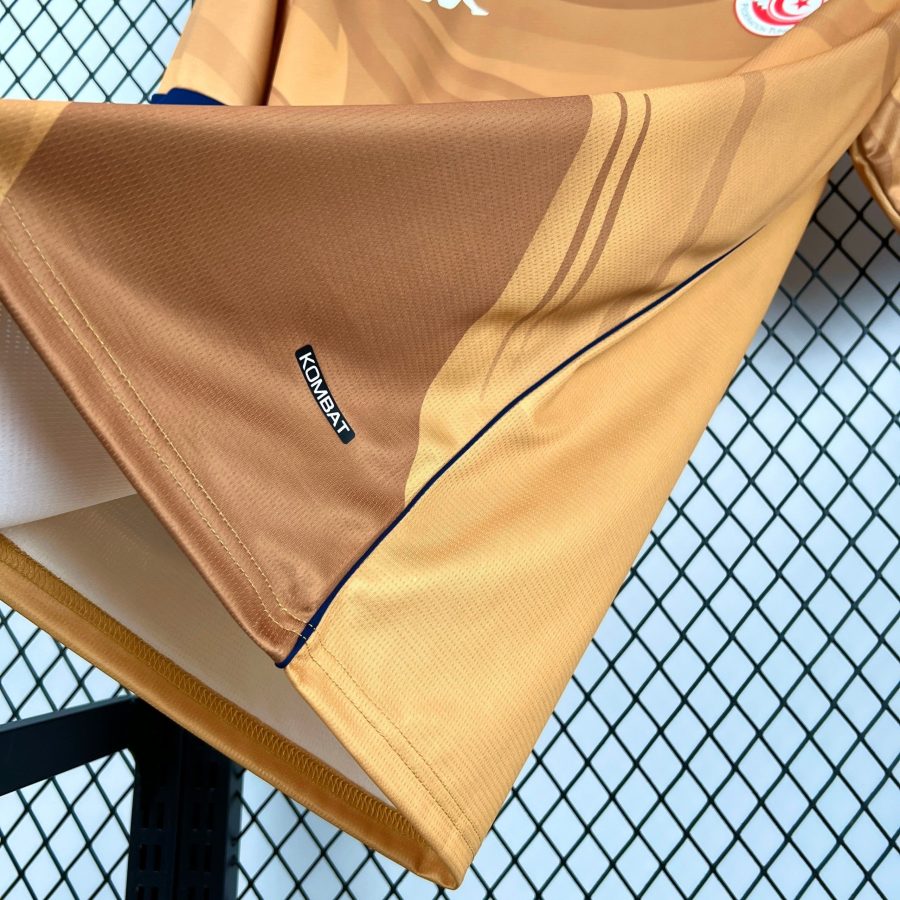 camisola branca alternativa Tunísia adeptos e jogo