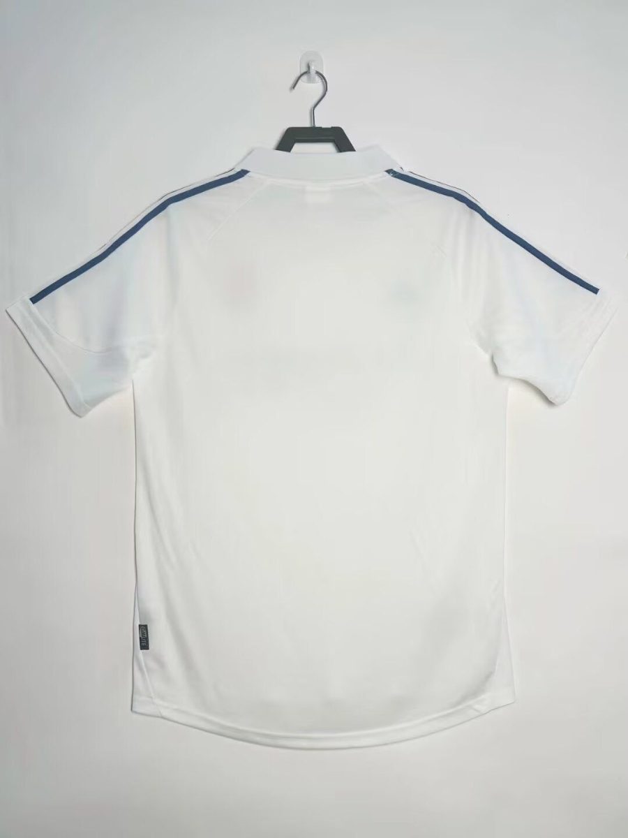 maillot-de-foot-real-madrid-blanc-collection-retro maillot de foot Real Madrid blanc collection rétro