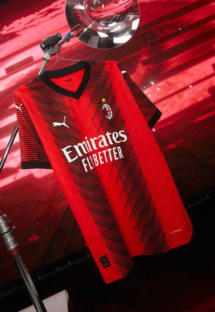 camisola de futebol oficial AC Milan equipamento principal 2023 2024