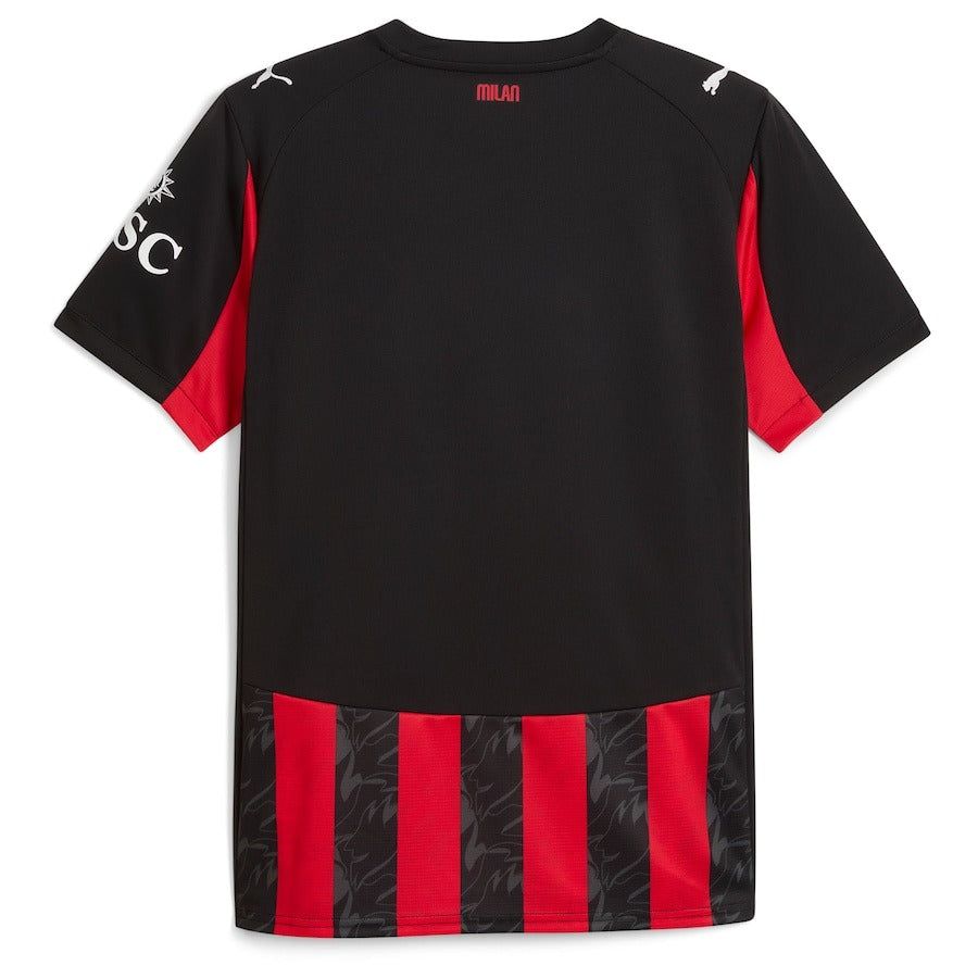 camisola principal AC Milan época 2025 2026 vermelha e preta com emblema oficial