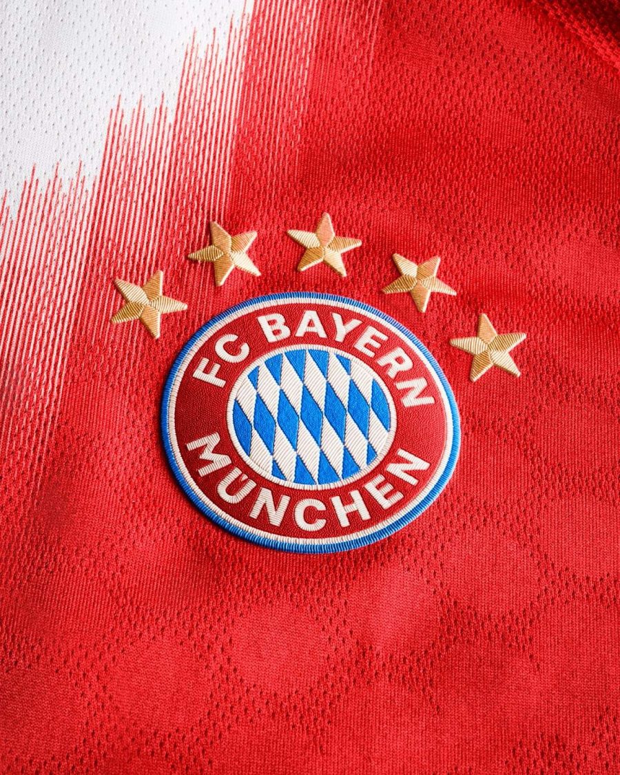 camisola principal Bayern Munich época 2025 2026