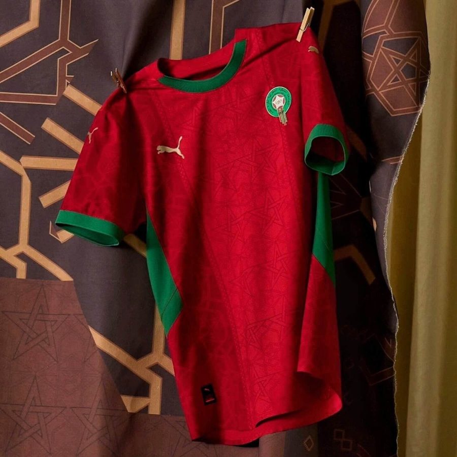 Camisola principal equipa de Marrocos temporada dois mil vinte e quatro dois mil vinte e cinco vermelha e verde