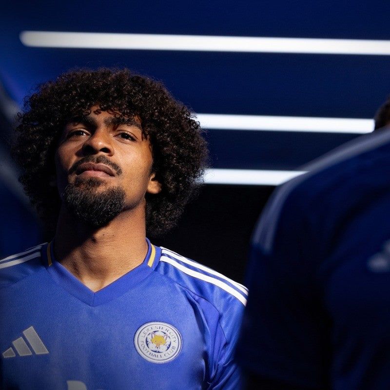 maillot-domicile-leicester-city-saison-deux-mille-vingt-quatre-deux-mille-vingt-cinq-bleu-officiel-premier-league camisola principal Leicester City temporada dois mil vinte quatro dois mil vinte cinco azul oficial Premier League