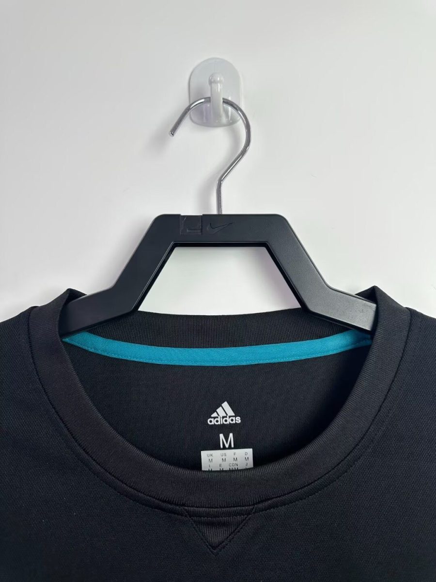 maillot-domicile-real-madrid-manches-longues-saison-deux-mille-dix-sept-deux-mille-dix-huit Camisola principal Real Madrid mangas compridas época dois mil e dezassete dois mil e dezoito