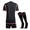 maillot-enfant-inter-miami-domicile-saison-2023-2024-avec-short Camisola criança Inter Miami principal temporada 2023 2024 com calções