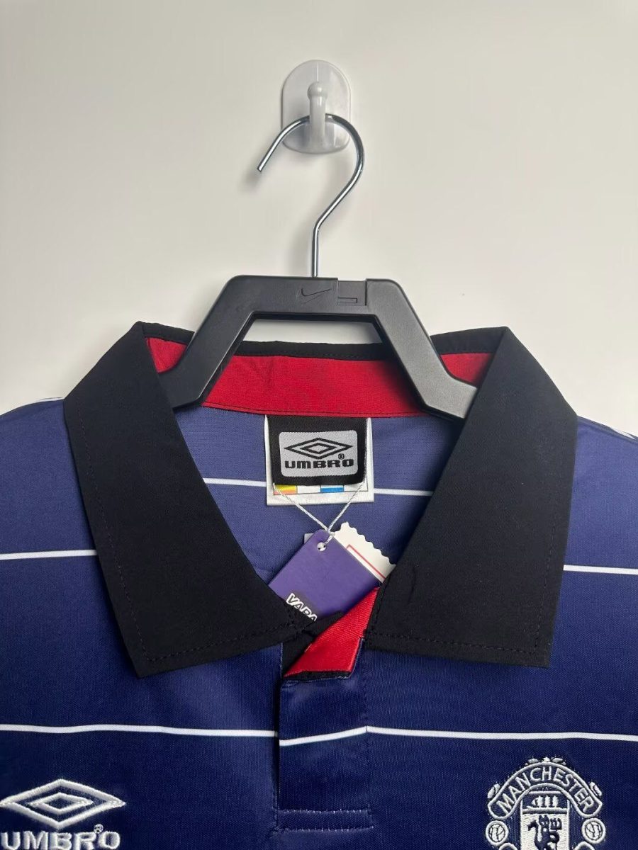 camisola alternativa Manchester United época 1999 2000