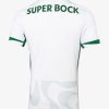 maillot-exterieur-sporting-cp-saison-2025-2026-tenue-de-football-verte-et-blanche maillot extérieur Sporting CP saison 2025 2026 tenue de football verte et blanche