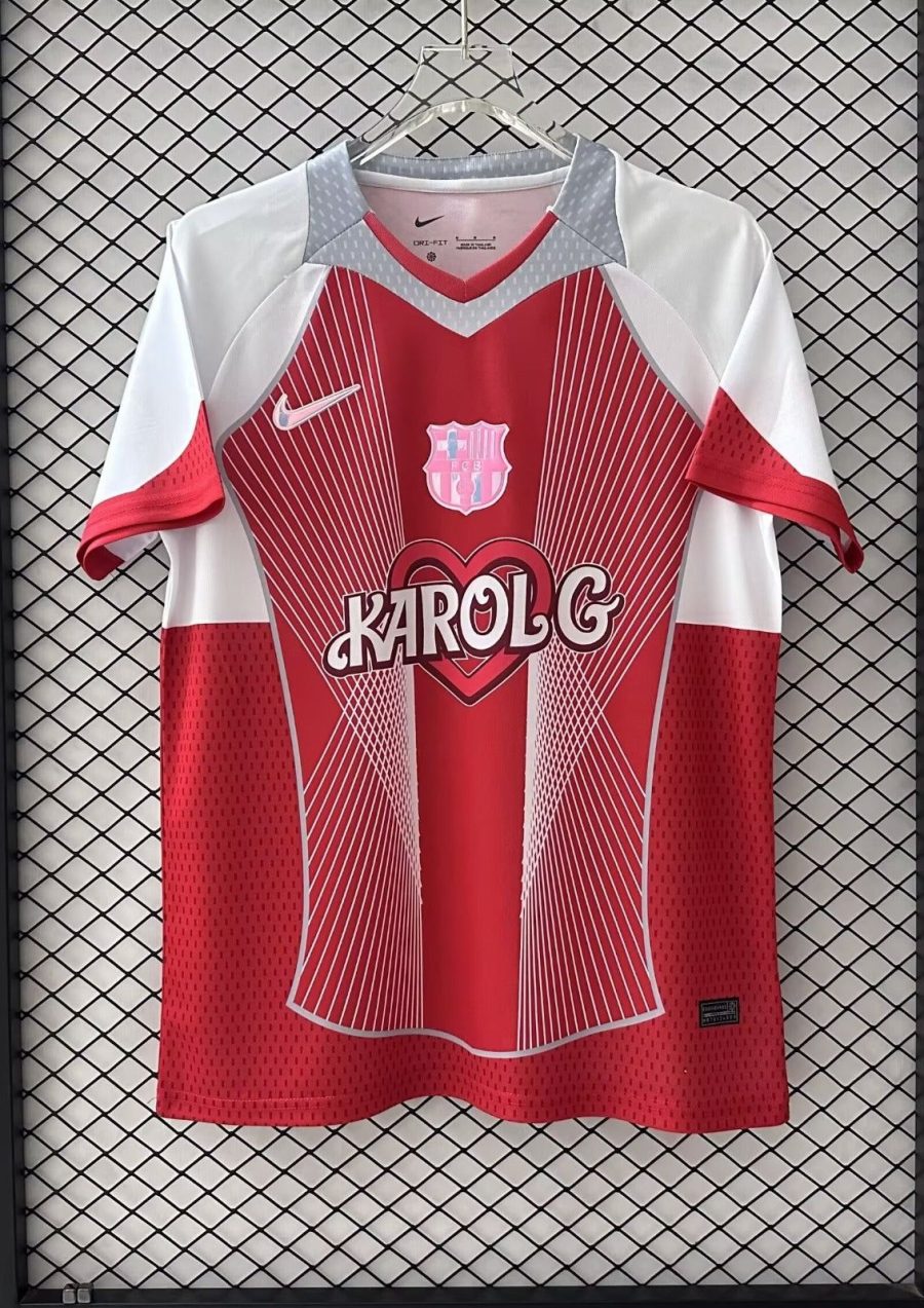 maillot-fc-barcelona-x-karol-g-rouge CAMISOLA FC BARCELONA x KAROL G VERMELHA