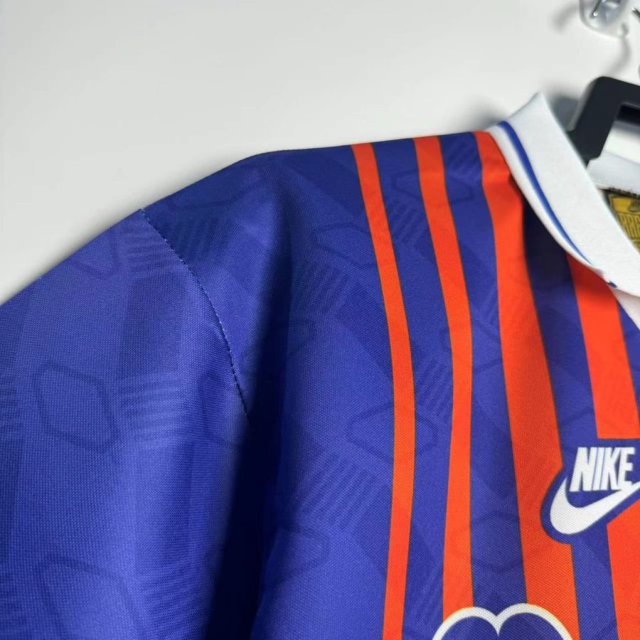 maillot-football-psg-domicile-retro-coupe-annees-1990 maillot football PSG domicile rétro coupe années 1990