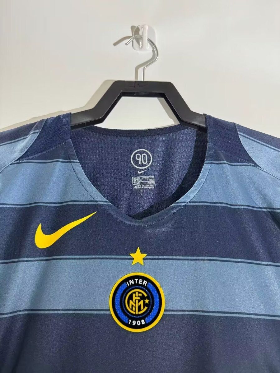 maillot-third-de-l-inter-milan-saison-deux-mille-quatre-deux-mille-cinq Camisola third do Inter Milan época dois mil quatro dois mil cinco
