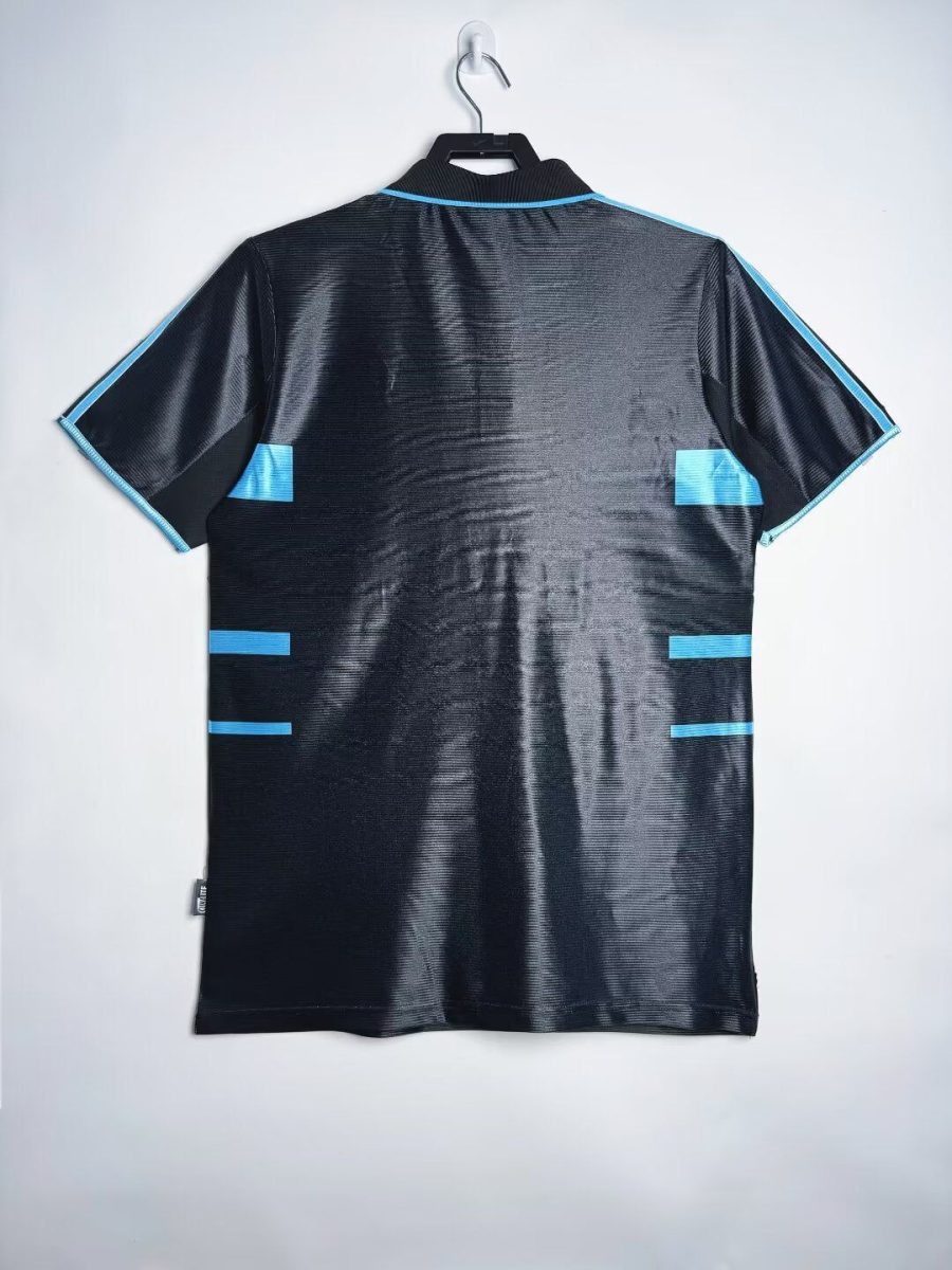 maillot-third-olympique-de-marseille-saison-mille-neuf-cent-quatre-vingt-dix-neuf-deux-mille Camisola third Olympique de Marseille época mil novecentos e noventa e nove dois mil