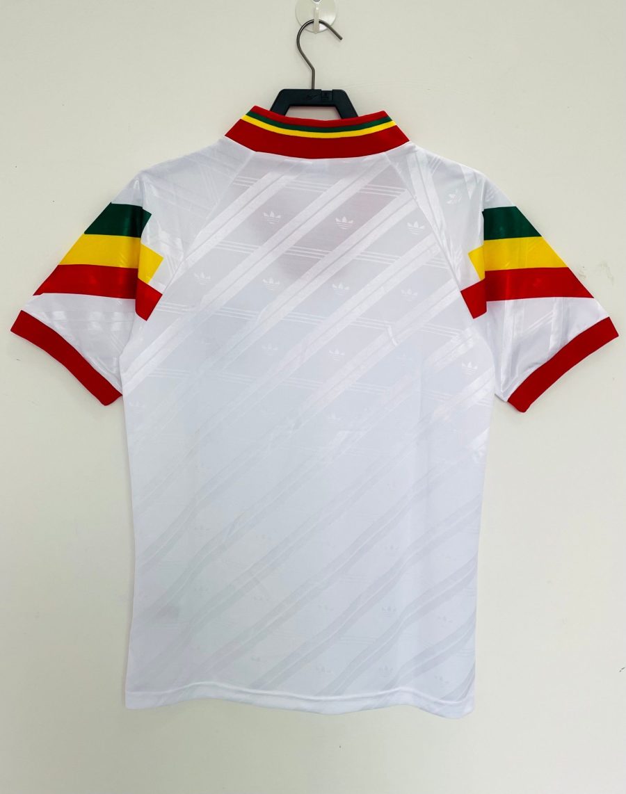maillot-vintage-selection-portugaise-exterieur-inspiration-coupe-du-monde-1992 Camisola vintage seleção portuguesa alternativa inspiração Mundial 1992