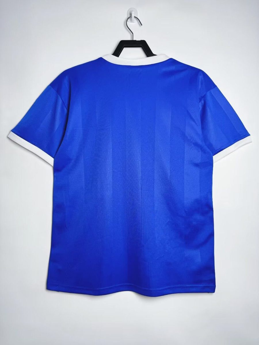 tenue-exterieure-equipe-d-argentine-coupe-du-monde-mille-neuf-cent-quatre-vingt-six tenue extérieure équipe d Argentine coupe du monde mille neuf cent quatre vingt six