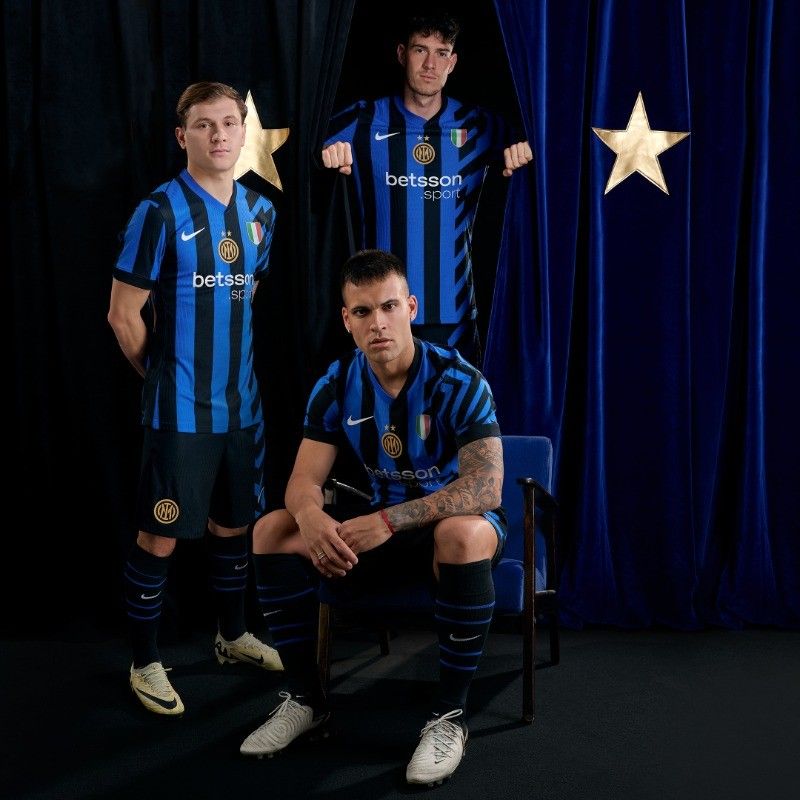 tenue-officielle-inter-milan-a-domicile-jersey-de-football-rayures-nerazzurri Equipamento oficial Inter Milan em casa jersey de futebol riscas nerazzurri
