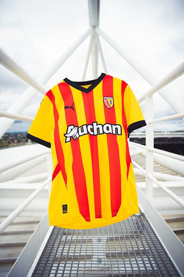 equipamento oficial RC Lens camisola amarela e vermelha para adepto em casa