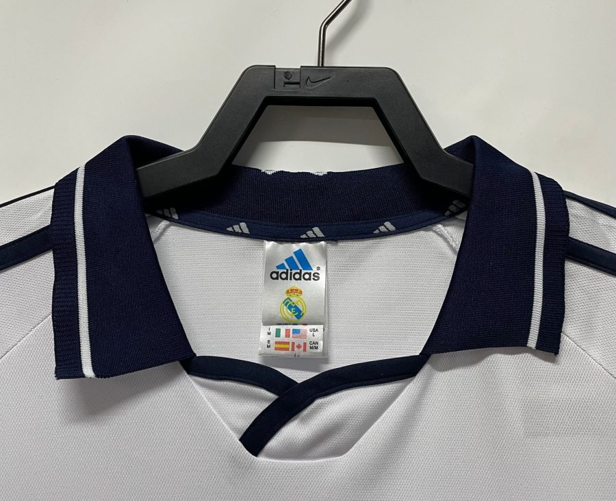 tenue-officielle-real-madrid-a-domicile-edition-vintage equipamento oficial Real Madrid principal edição vintage